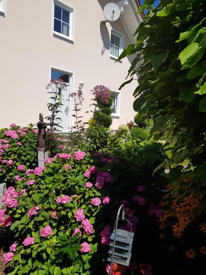 Ferienwohnung Toni Mit Balkon Und Garten Pemfling Exterior foto